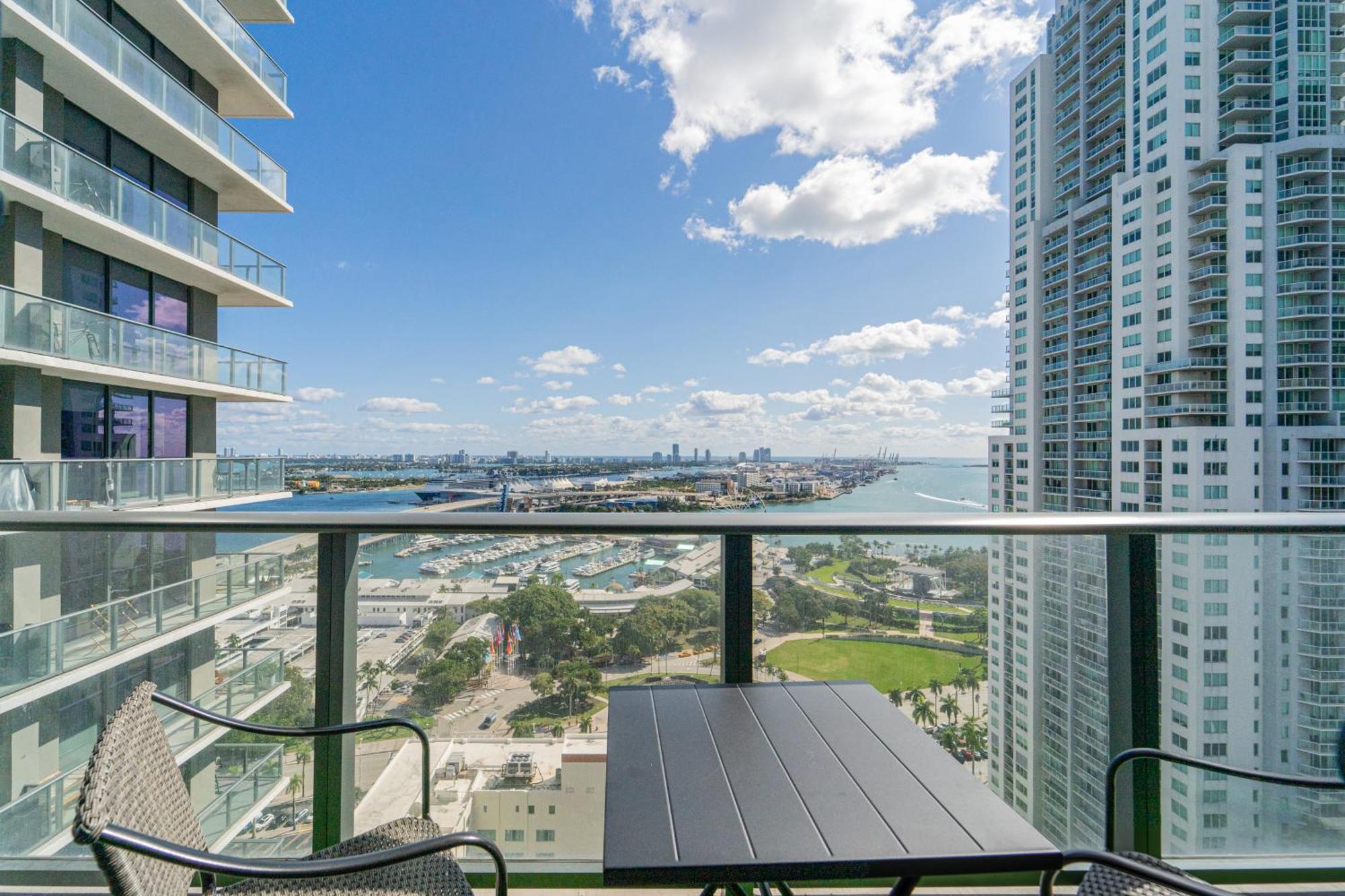 Devereaux Miami Luxury One-Bedroom And Studios Εξωτερικό φωτογραφία