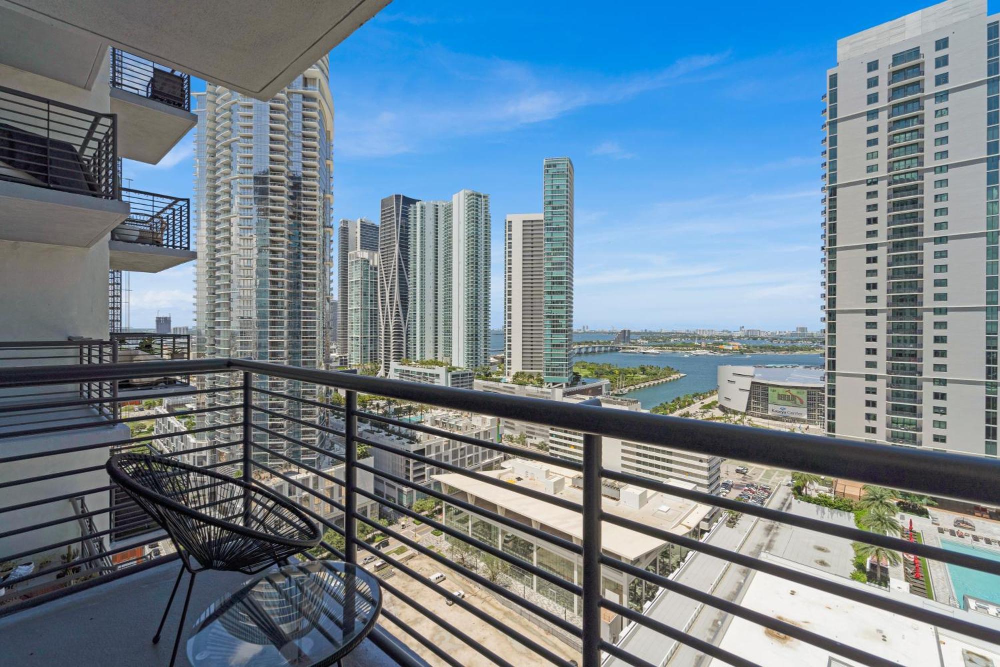 Devereaux Miami Luxury One-Bedroom And Studios Εξωτερικό φωτογραφία